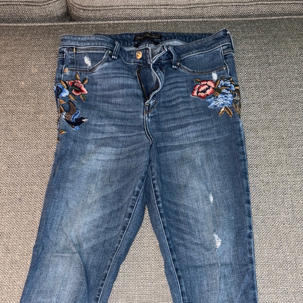 Abercrombie & Fitch Embroidered Blue Skinny Jeans Distressed
